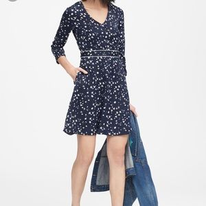 Banana republic- v neck fit n flair floral dress